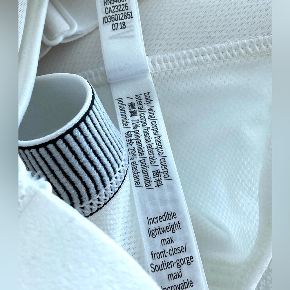 Victoria’s Secret Front Zip Sports Bra 34DDD White Maximum Support NWT - Picture 4 of 9